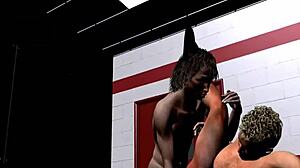 Hey sevgilim, gay kişisel antrenörüm en iyisi!