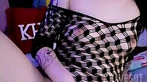 Khavesot, punk chilijka, jeździ mocno w siatkach z soczystą dupą.