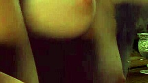 Худенькая блондинка скачет на члене боком... пародия на Skyrim, оops