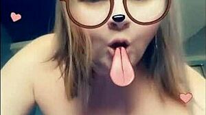 Milf gemuk dalam kostum kongkek keras dalam hentai anime 3D dengan bicara kotor ASMR