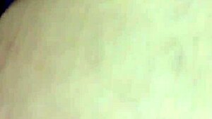 Karısı yokken komşuyu ziyaret, o olgun MILF bekliyor.