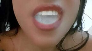 파멜라 페라리가 은행 화장실에서 매니저에게 박혀서 대출 받음