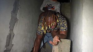 אמא חורגת שלי עם שדיים שמנים מזדיינת בחוץ מצצת זין רטוב