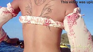 حصلت على قذف كبير بعد متعة الجيت سكي في الشاطئ