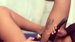 Бриана Мун и Венус Контрастируют Жестким Трахом Пизды с Большим Черным Членом Диптроатом.