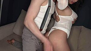 Busty Lola Bredly dobi intenzivno jebanje v rit od Robien Guna, wow