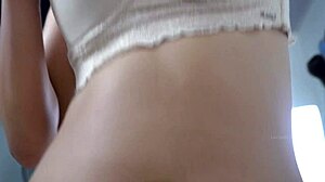 Кузены Секретно Сходятся После Семейного Сбора