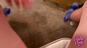 Току що бях съблазнен от горещите приятелки на татко по грешка? Уау!