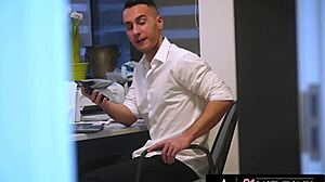 21 Naturals - Sasha의 좁은 엉덩이가 깊은 애널 받음