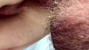 Hjälp min fru raka fittan, sen knulla hennes tighta anal?