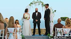 Čudovita Agatha jezdari BBC za creampie v divjem triosu