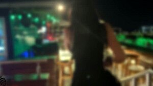 Suihinotto ravintolassa muuttuu ulkoiseksi julkiseksi anime-kohtaukseksi