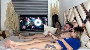 我最好的朋友舔我男朋友的鸡巴在电影之夜