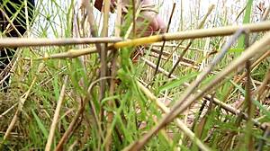 Wow, bundet og nøgen udendørs, vil du se?