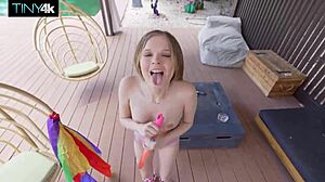 可可洛夫洛克用紧湿小穴挑逗硬屌动漫