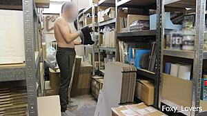 Изменяла с работником склада, жестко трахнули