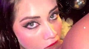 야, 파티에서 사라 블론드가 던컨 세인트에게 야생 공공 블로우잡 하는 거 잡혔어