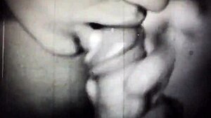 Disegni erotici vintage dettagliati personaggi anime animazioni retro