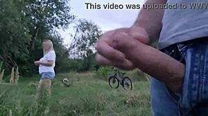 Verejné ukazovanie a honenie pri úžasnej babe