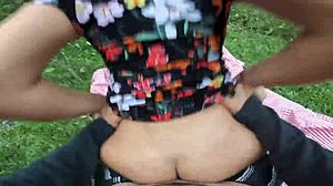 Навън секс с най-добрата приятелка на гаджето ми в секси рокля