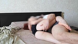 Ich will mehr als nur Finger, ich bin schon so nass, Redhot Fuchs, kannst du mich hart in Doggy reiten?