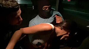 Po startu v autě jsme skončili s intenzivním ponížením na mostě