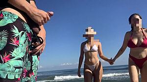 Zwei unbekannte Mädchen schauen meinen Schwanz an, während ich am Strand wichse. Ich lade sie ein, beim öffentlichen Spaß mitzumachen!