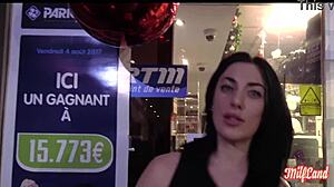 Nézd, ahogy a 30 éves olasz Sabrina szabadjára engedi robbanékony libidóját az 1. részben!