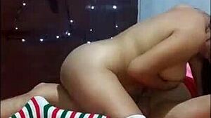 Świąteczna jazda z ciasną cipką macochy na dużym kutasie