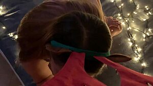 Hermanastra aku tarik aku ke biliknya untuk seks liar selepas makan malam Tahun Baru!