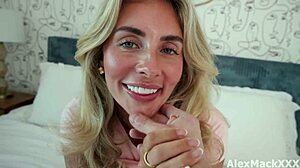 हे बॉनी ब्लू, आज रात हार्डकोर लंड पाउंडिंग के लिए तैयार?