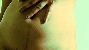 Hei, sjekk disse hete desi-jentene sine virale videoer med orgasmer og deepthroat!