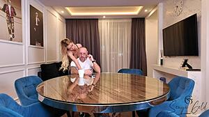 Wah, Mimpi Panas Banget Semalam