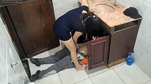 我信任妻子和水管工，结果震惊的烂摊子