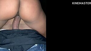 Kuumat vaimo hieroo turvotettua pillua ilman kondomia keinutuolissa salaperäisessä mökissä