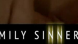 패밀리 시너스 - 스텝딸의 섹시한 키스가 스텝대드를 사이드 뱅잉에 빠뜨렸어 😈