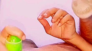 Sød anime pige gaber stort med nonstop agurk anal