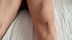 Masturbation 3 entfesselt Monster-Schwanz Action in wilder Anime-Szene.