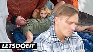 Utro kone Ivi Rein tar stor kuk analt på ferie