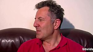 Ουάου, γιαγιά τρελαίνεται με διπλή διείσδυση σε ζεστό τρίο!