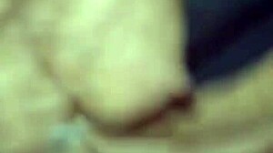 ما الذي يدفع زوجة أبي للتسلل إلى سريري ليلا للركوب البري؟