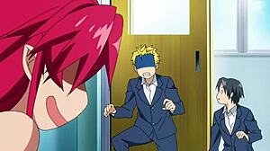 Hej, podívej se na tu hentai upírku, která dostává gangbang ve třídě!