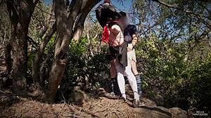 Связанная и жестко трахнутая на улице Беллой хентай-девушкой с мокрым миниатюрным телом