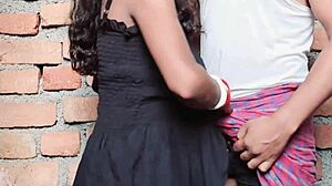 Моята заварена сестра търгува груб секс за кредитна карта, аз свършвам вътре