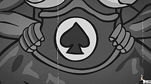 Мама в маскировке жёстко оттрахана чёрными членами в гангбанге