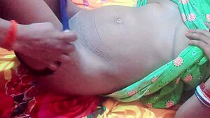 Hey, wil je dorpsbruid grote lul zien nemen op huwelijksnacht?