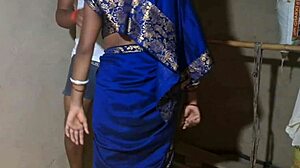 بهابي قرية ديسي هندية صدرها مضغوط وكسها ممسوك