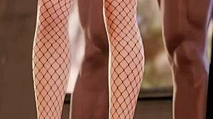 Mai si užíva v kostýmoch s 3D kresleným hentai v pesom štýle