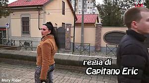 Lady Lada prezintă roșcată tatuată cu cur căscat în manga