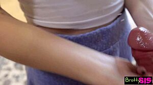 извращенная Кристен Скотт мастурбирует перед тем, как ее наполняют и покрывают огромной спермой стэпброз.